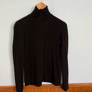 Theory - black turtleneck/Size P